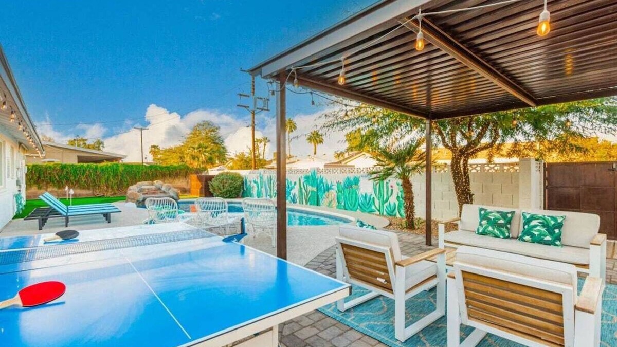 New Papago Parkway House | Vacay on Villa|Pool + Putting Grn|Old Town