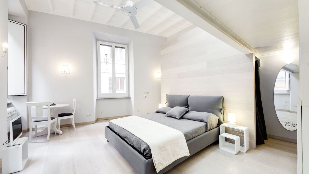 Rione VIII Sant'Eustachio Apartment | Vaccarella alley apartment - Pantheon