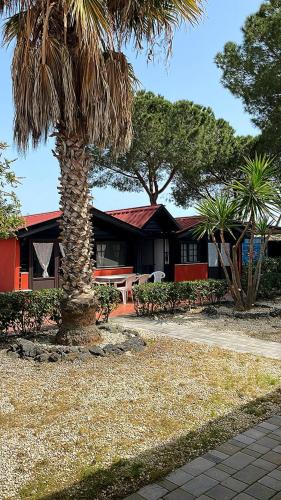 San Giorgio-Librino-San Giuseppe la Rena-Zia Lisa-Villaggio Sant'Agata Ski Chalet | VACCARIZZO BEACH GARDEN
