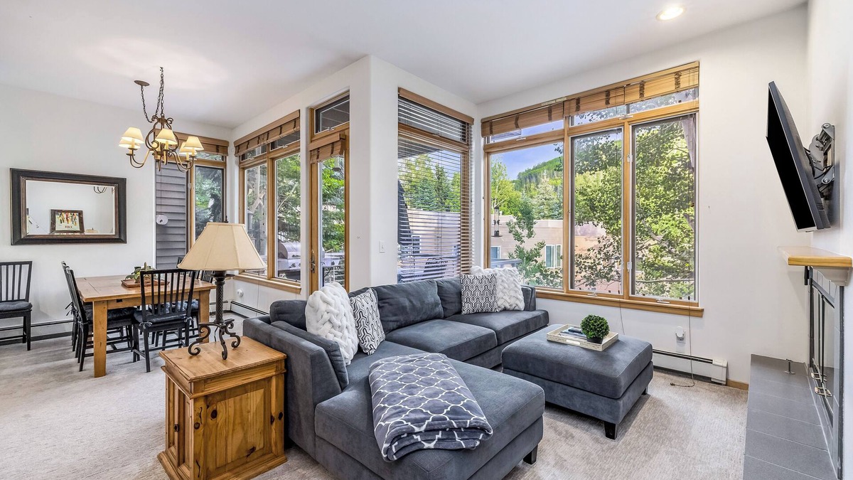 Vail House | Vail Condo in the Heart of Lionshead - Close to lifts!