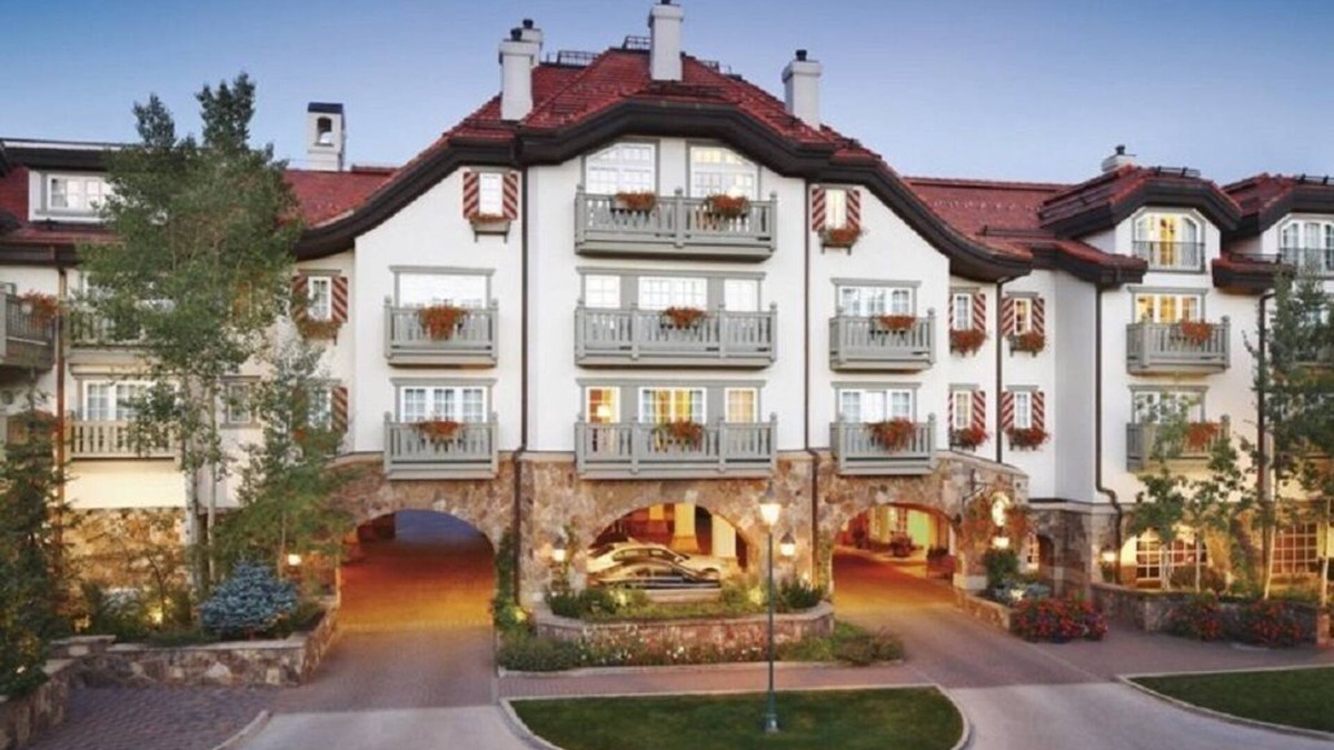 Vail Resort | Vail Village Sonnenalp 2 Doubles hotel room w/heated pool, spa, dining!