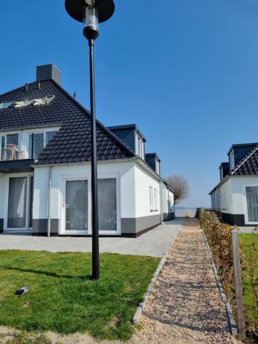 Offingawier Apartment | Vakantie vieren aan het Sneekermeer