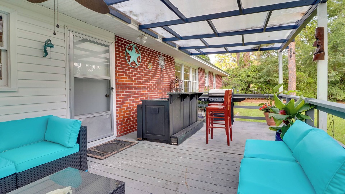 Valdosta House | Valdosta Home: Bar, BBQ, Fire Pit + More!