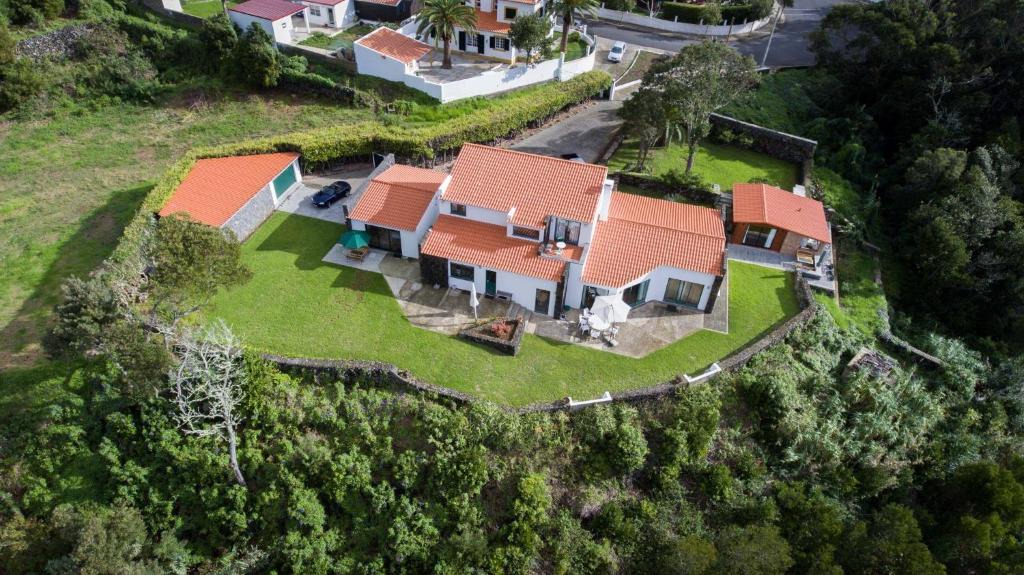 Angra do Heroismo House | Vale Dos Milhafres
