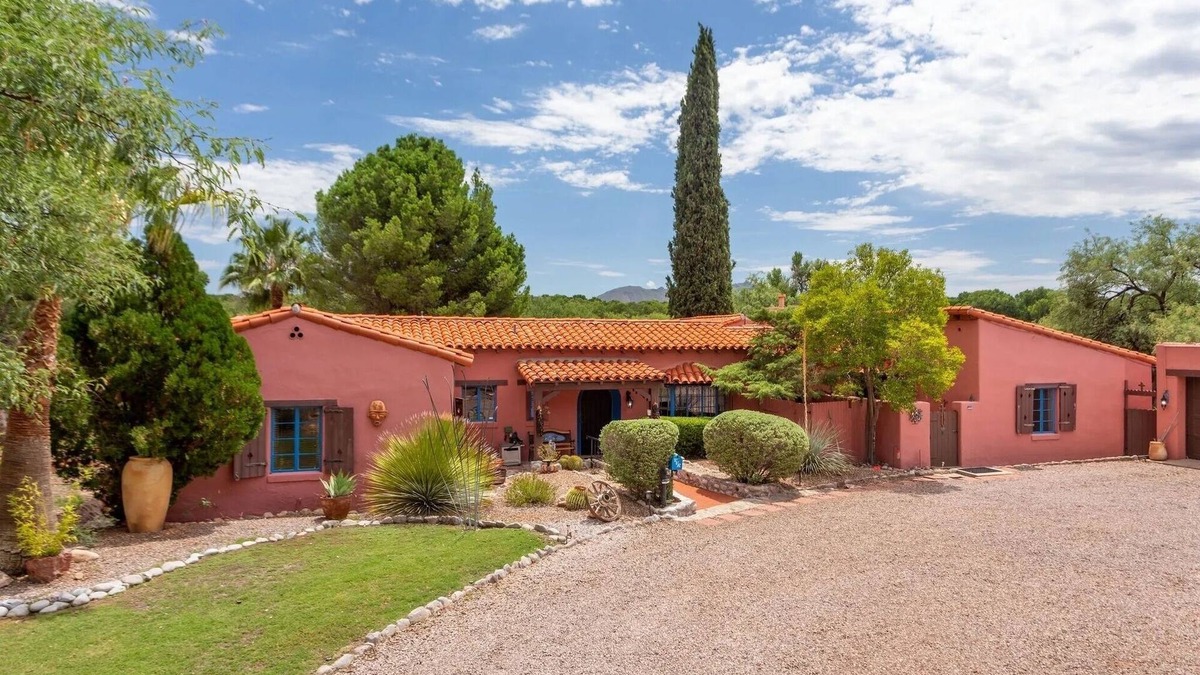 Tubac House | Valle Verde Ranch - for travelers, birders, artists, history lovers and friends.