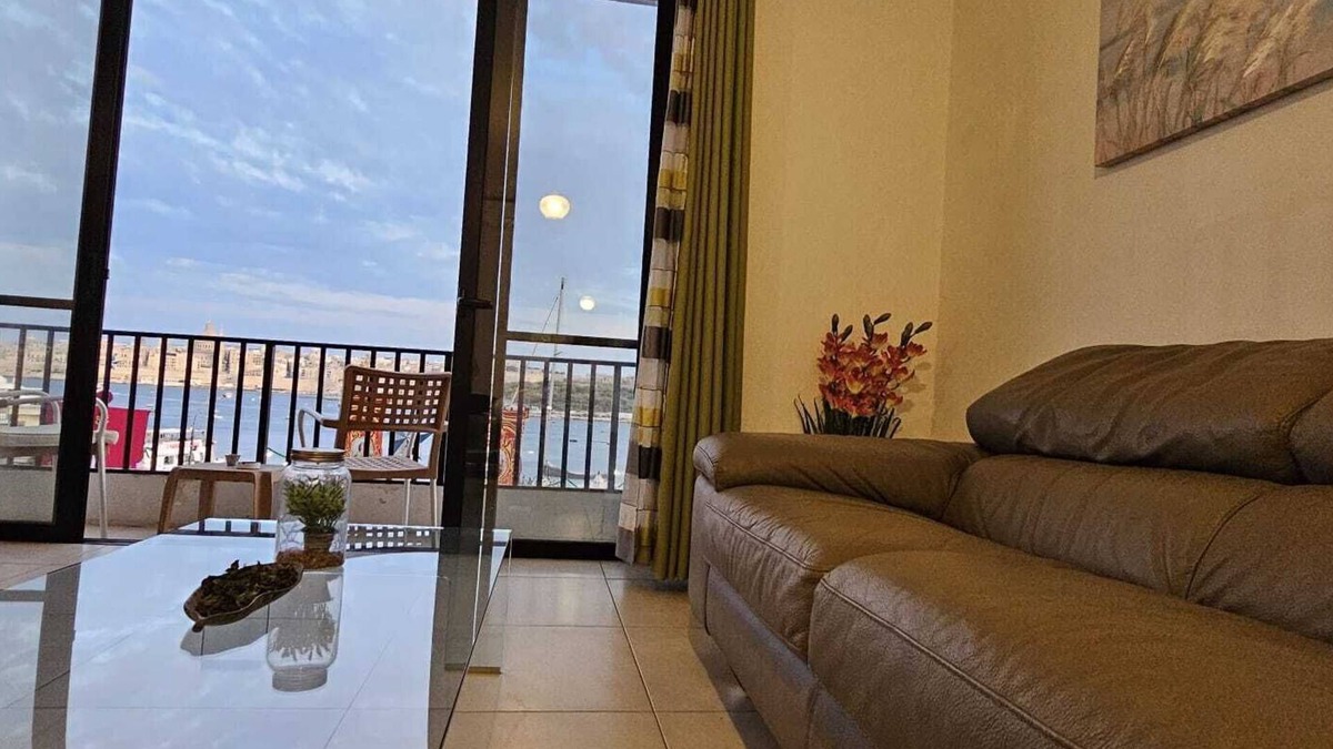 Sliema Apartment | Valletta Harbour View Modern Apartment