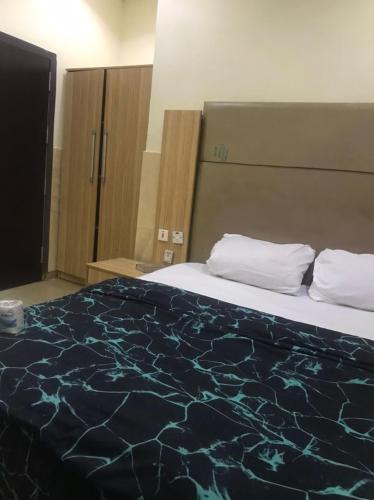 Ofin Hotel | Valley Point Hotel and Suites3