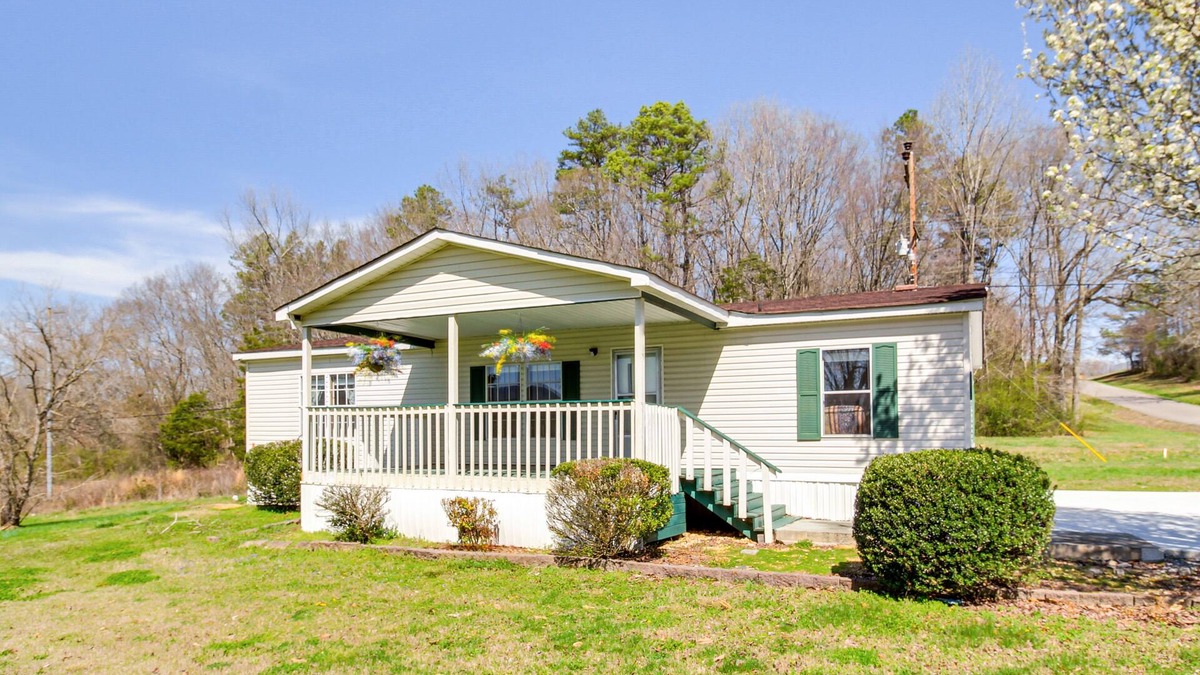 Bridgeport House | 'Valley View Lodge' Rural Home in Bridgeport!