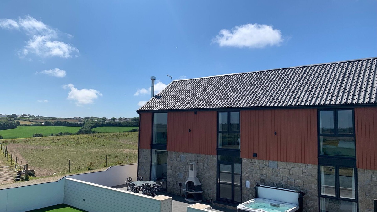 Mullion Cottage | VALLEY VIEW, pet friendly, luxury holiday cottage in Mullion