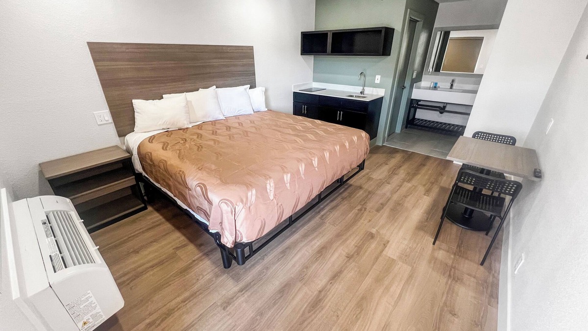 Southeastern Sacramento Hotel | Value Suites Extended Stay