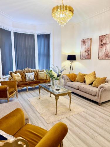 Blackpool Town Center House | Vance Holiday Home