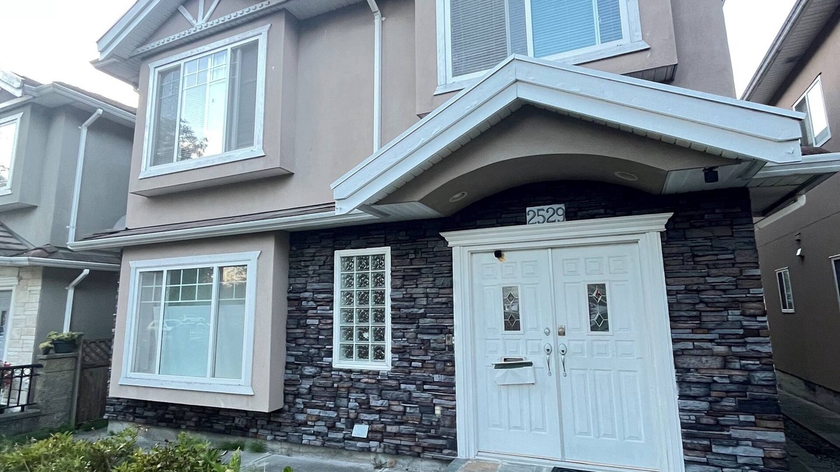Hastings House | Vancouver cozy bachelor close to DT,PNE