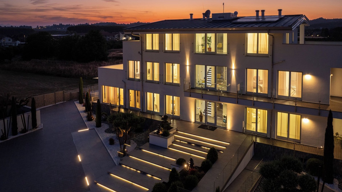 Pollenzo Apartment | Vanity Tail Luxury Apartment - 4