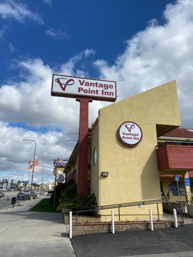 Woodland Hills Hotel | Vantage Point Inn - Woodland Hills