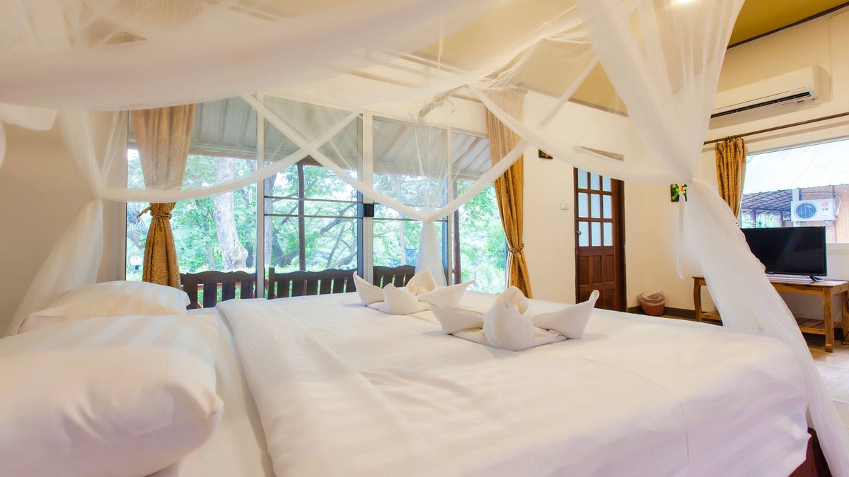 Ban Dong Hotel | Varee Valley Resort and Restaurant