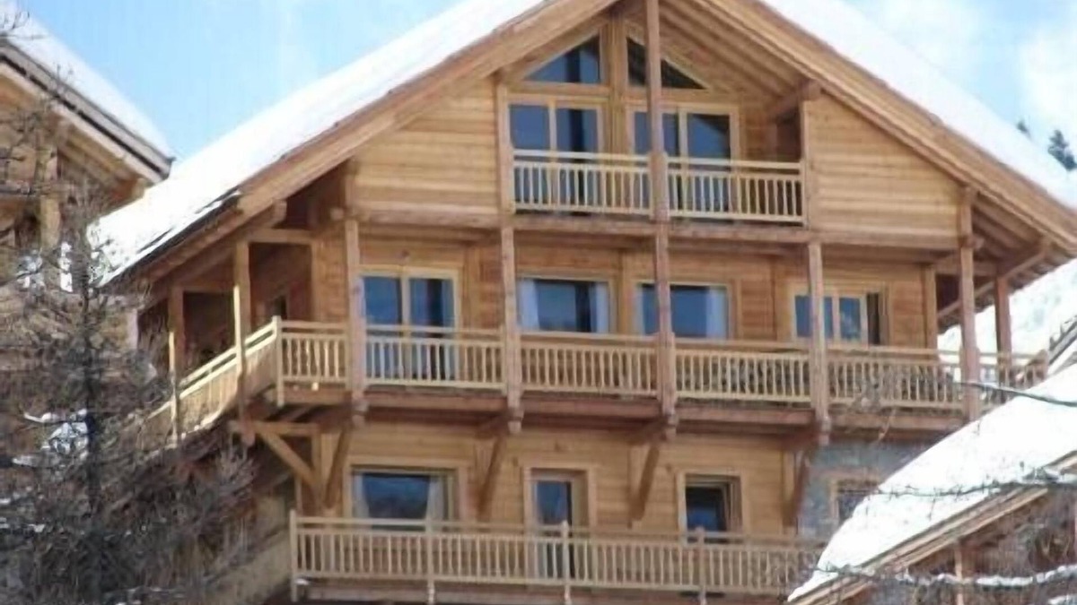 Les Claux Ski Chalet | VARS Chalet 5 Stars Luxury 18 people, ski in/out Sauna Hammam Pool Sun-Sun