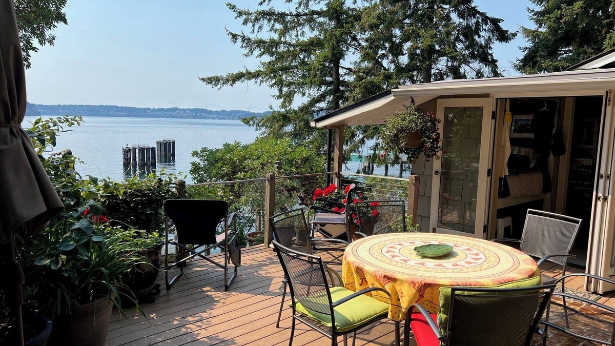 Vashon Island Cottage | Vashon Waterfront: Great Views of Forest & Sea - Cozy, Sunny, Seaside Cottage