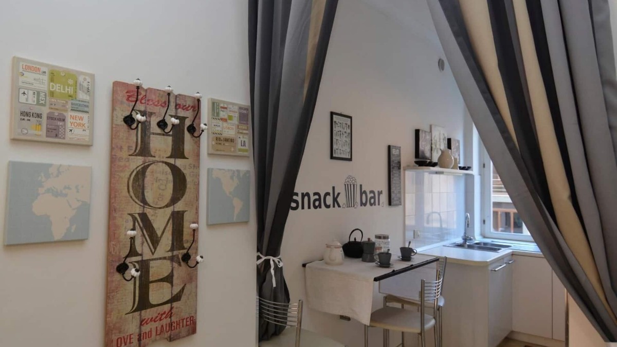 Quartiere XIII Aurelio Apartment | Vatican corner Family Apartment 3BD 2 BA