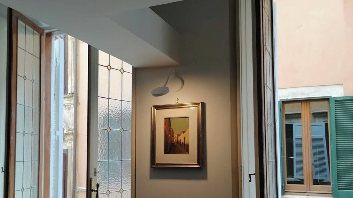 Rione V Ponte Apartment | Vatican's Dreamy Loft
