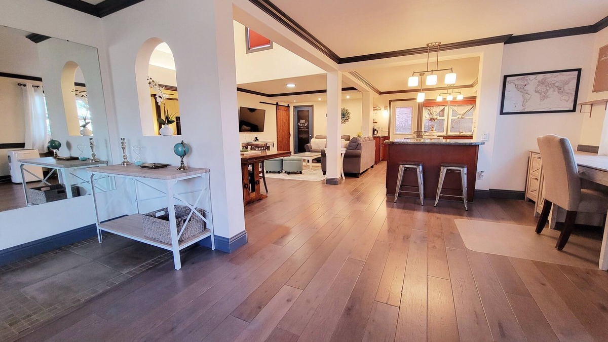 Santa Rosa House | Vaulted Ceilings, Skylights, Screened Patio, Gourmet Kitchen
