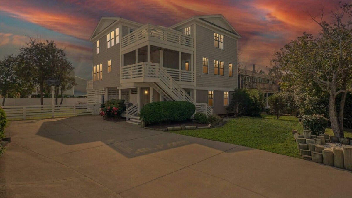 Sandbridge House | VB Paradise/Private Pool, Hot Tub