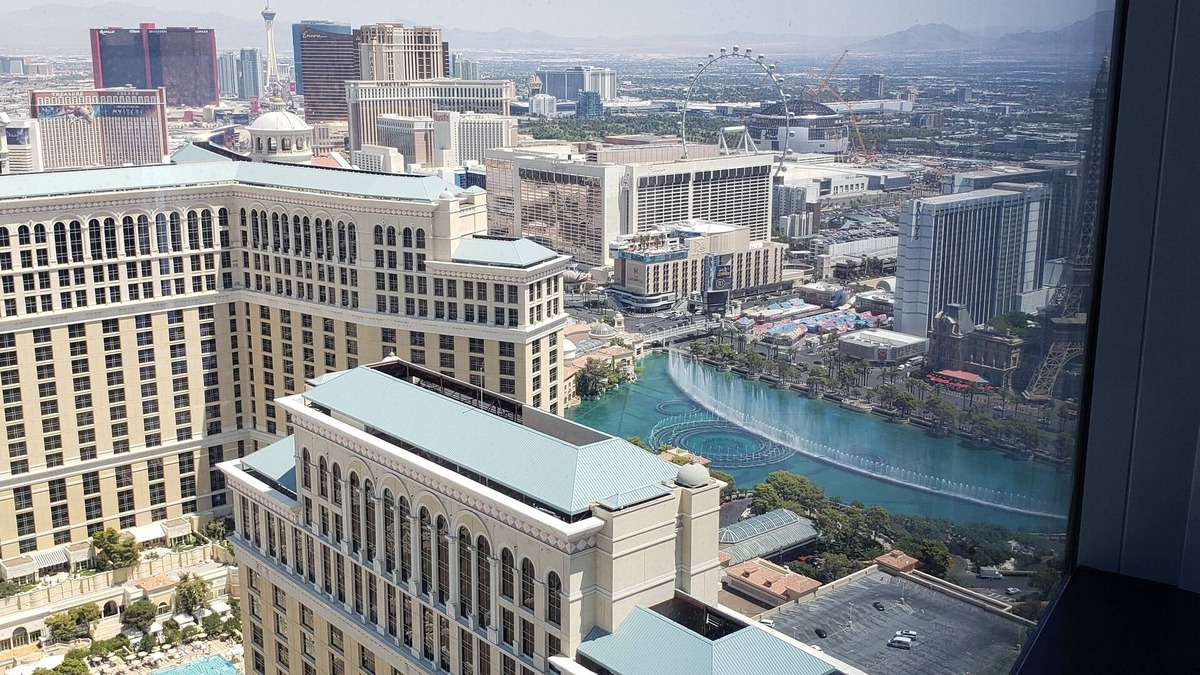 Las Vegas Strip Condo | Vdara 955ft 1bdr 56th Flr Penthouse NO RESORT FEES and Bellagio Fountain Views