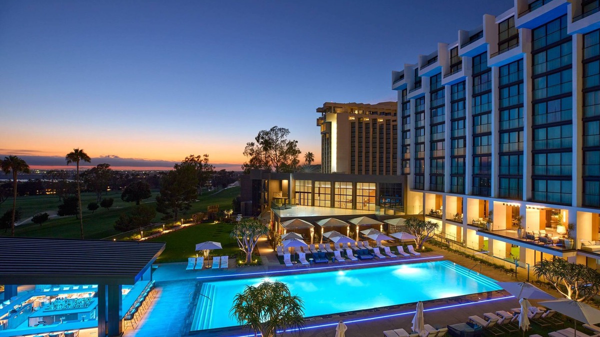 Newport Center Hotel | VEA Newport Beach, A Marriott Resort & Spa