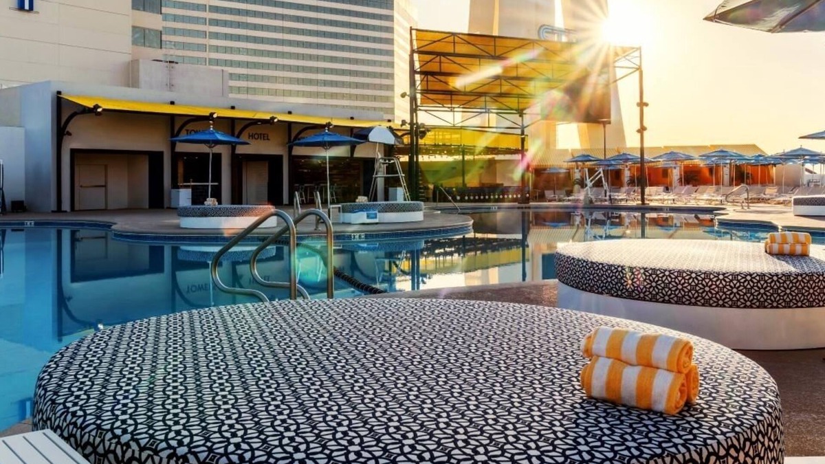 Gateway District Hotel | Vegas Adventure! With Casino, Pool, Close to World Market Center!