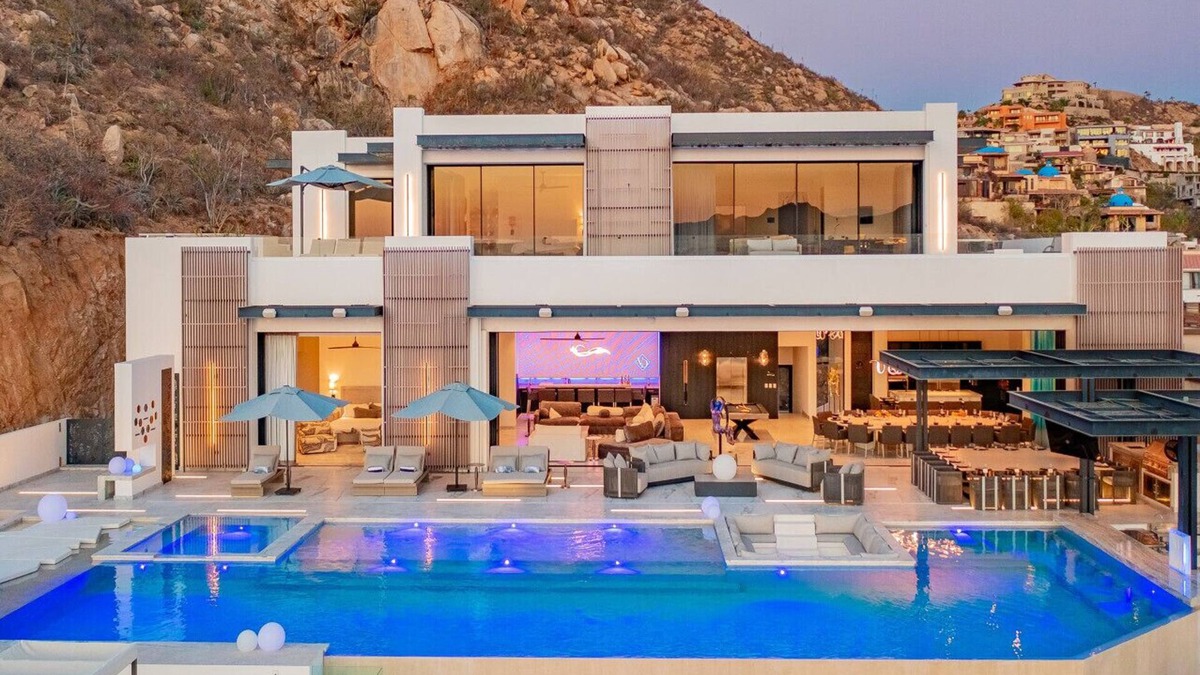 Pedregal Villa | Vegas Dave II Villa Ultra Luxury with Staff