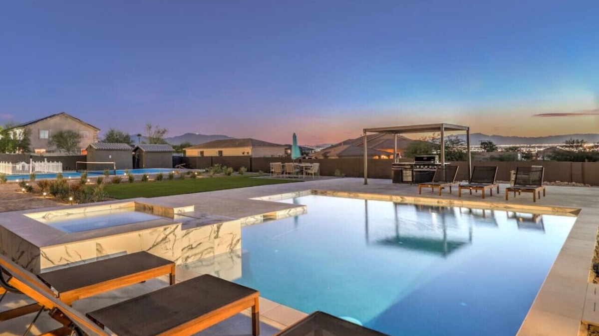 Foothills House | Vegas Luxury Stay, Strip Views, Rooftop, Pool, Spa