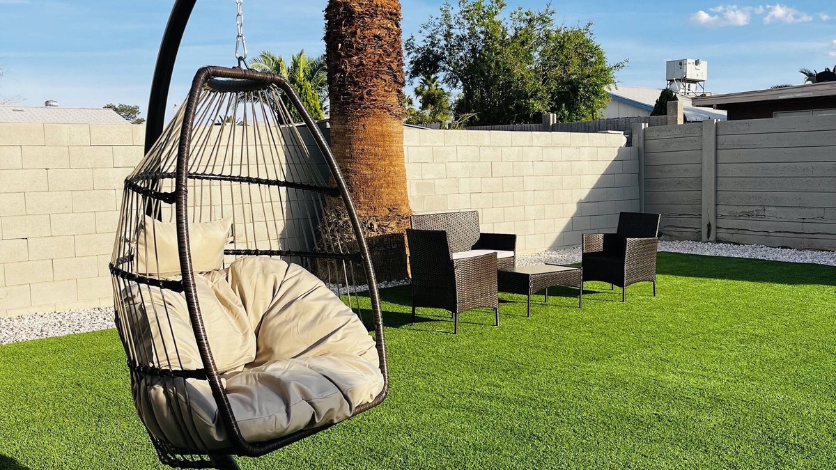 Whitney House | Vegas Oasis with Private Hot Tub and Pool - Near the Strip