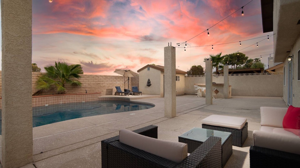 Spring Valley House | Vegas Retreat, Heated Pool ☼, 10 Min to Strip