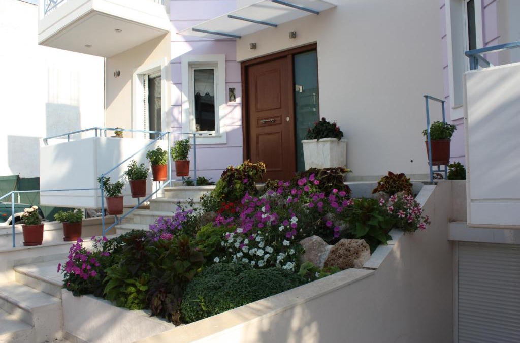 Elliniko-Argyroupoli Bed & Breakfast | Veggie Garden Athens B&B