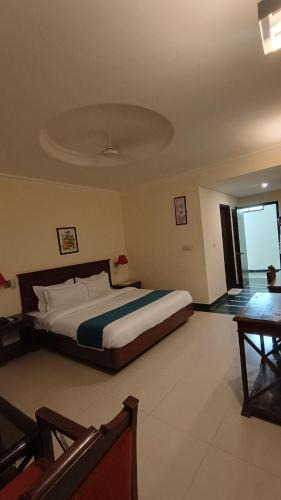 Kumarhatti Hotel | Velcrest