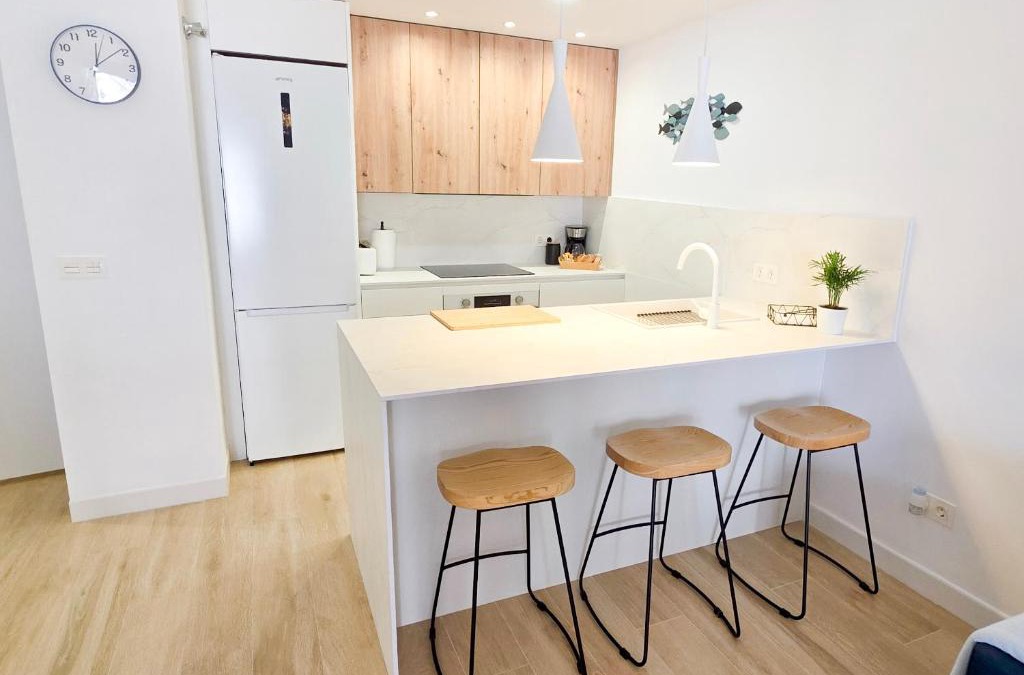 Velilla-Taramay Apartment | Velilla Seaview with Pool and Parking