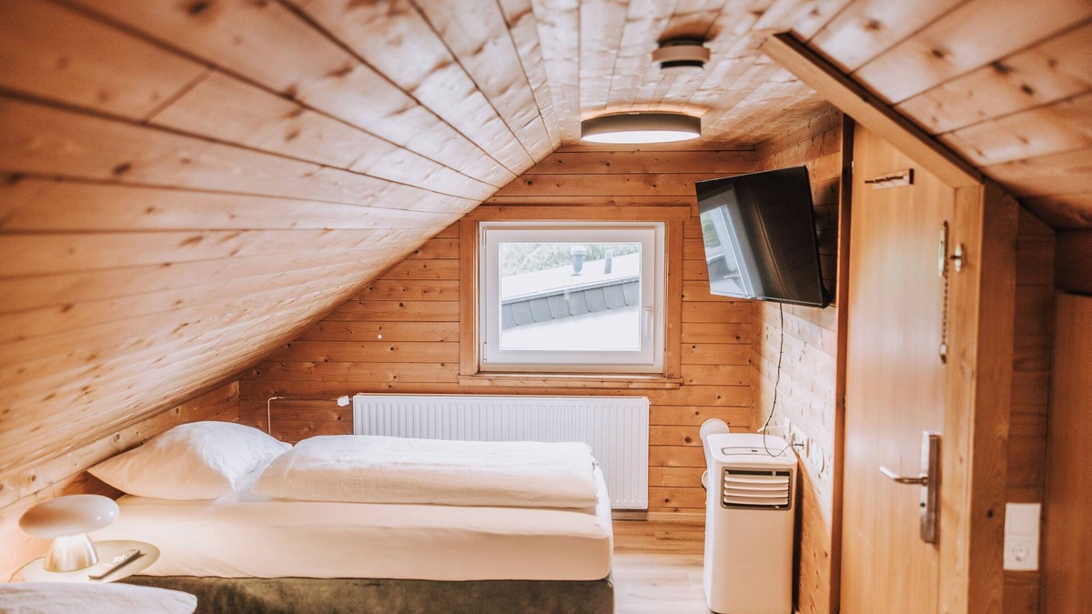 Hard Hotel | Velotique Hotel Angelika - Self-Check-in