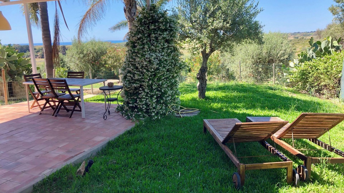 Noto House | VENDICARI seaside holiday home in Noto, Birri Eloro, Vendicari Nature Reserve.