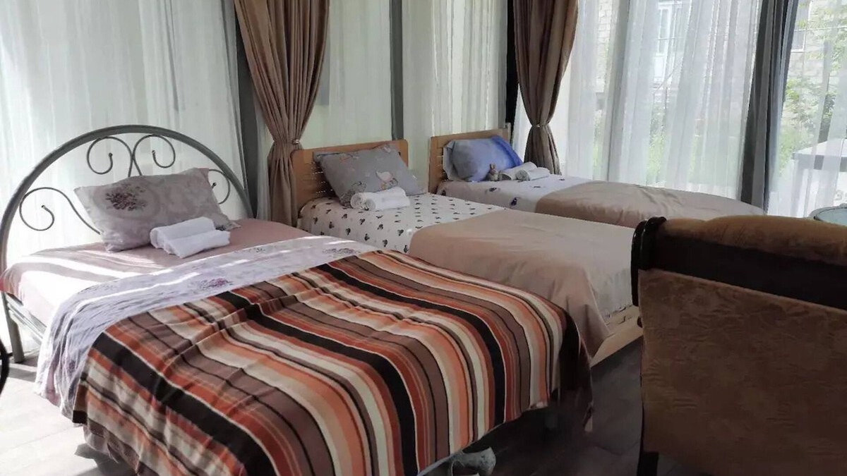 Ambrolauri Cottage | Venerika's Hut Venerica Hut