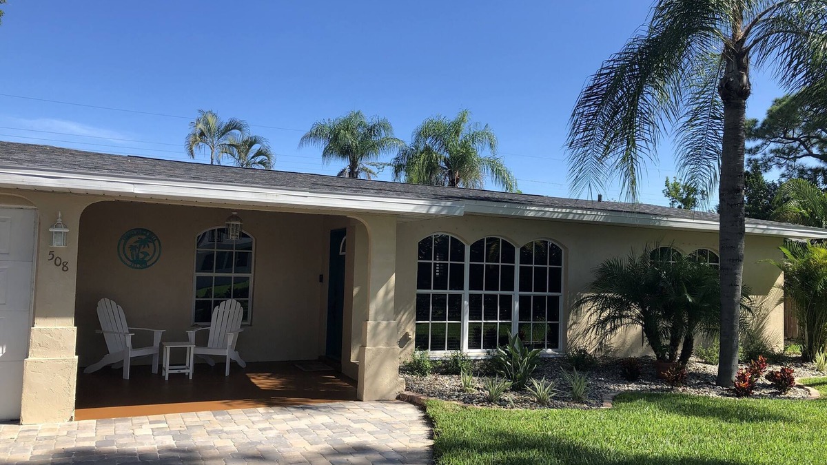 Venice Villa | Venice Island Beach House- Walking Distance to Beach and Downtown!