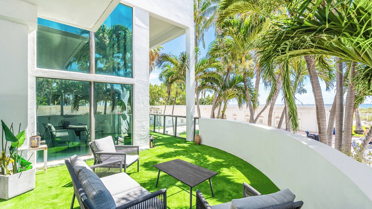 Mid Beach Hotel | Ventur Loft 2-Story Beachfront amazing Views