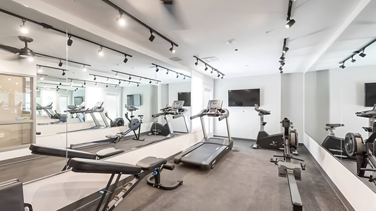 Abbotsford Apartment | Ventura In Downtown, walking distance to all essentials.