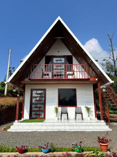 Elappara House | Verdant peaks Homestay