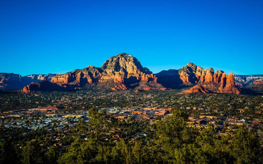 Cherry Resort | Verde Valley Lawn Cottage 10