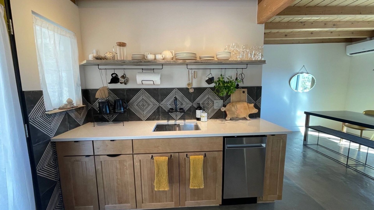 Morongo Valley House | Verdin's Nest - Romantic Retreat W/Hot Tub Under The Stars! 1 Bedroom Home by RedAwning