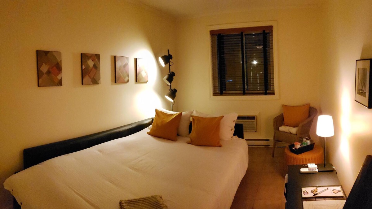 Ottawa Division Bed & Breakfast | Very clean and Zen