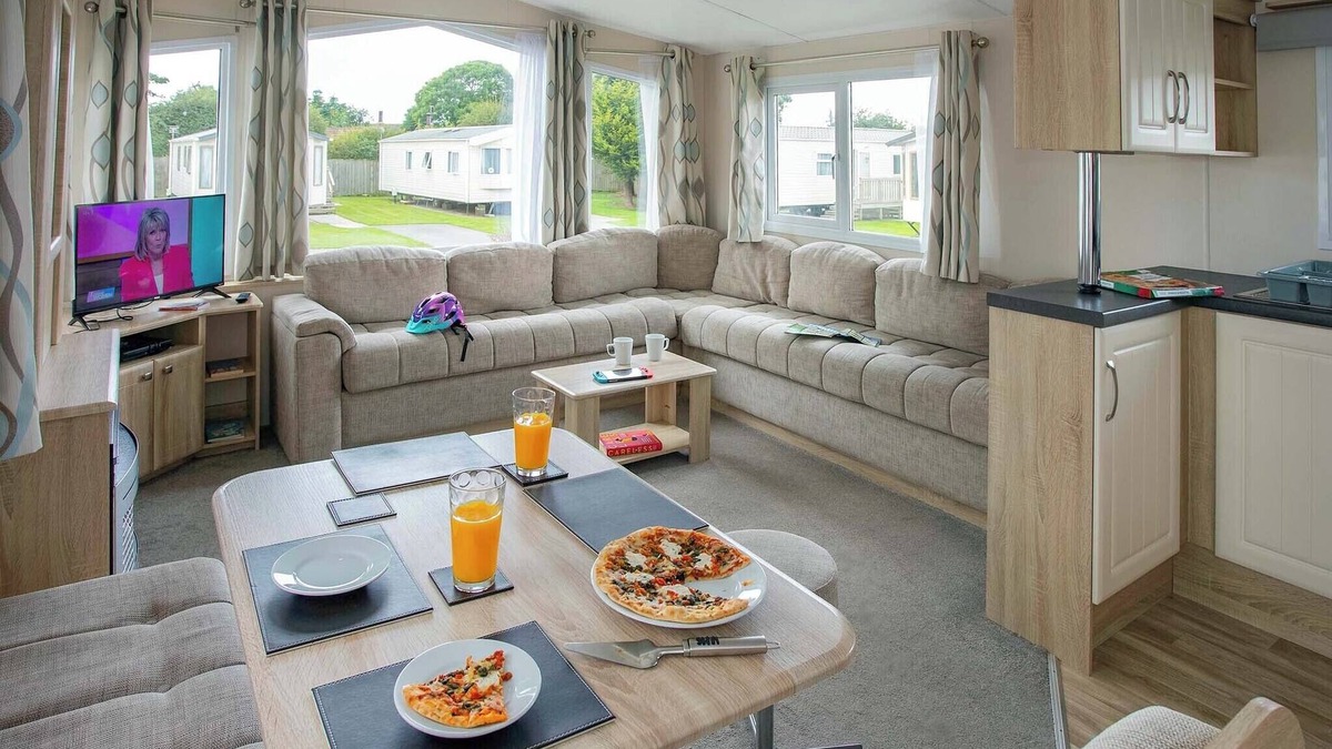 Mappleton House | Very comfortable, modern and contemporary caravan with one double and two twin.