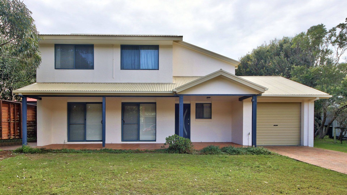 Hat Head House | Very comfortable, pet friendly (small dog), family home with Kogorah...