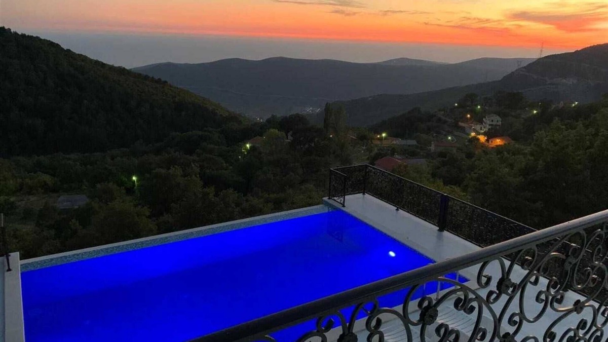 Seoca Villa | Vesper Martini Villa with Pool