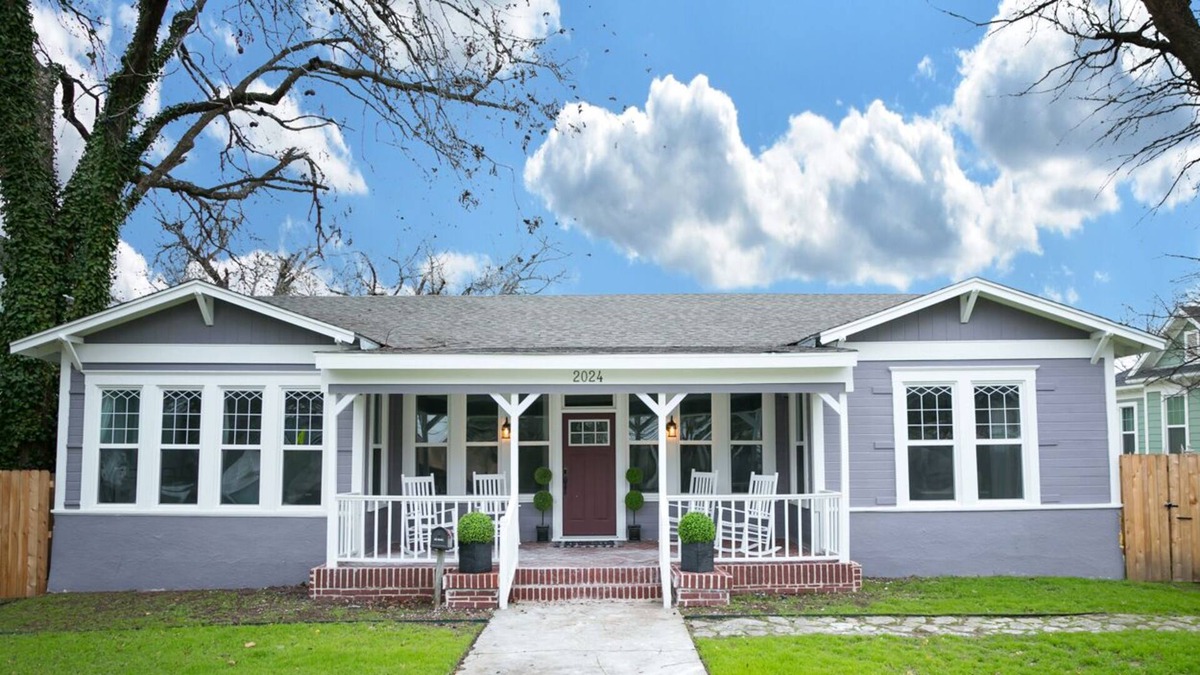 Austin Ave. House | Vesper Violet House - Hot Tub - Uptown District