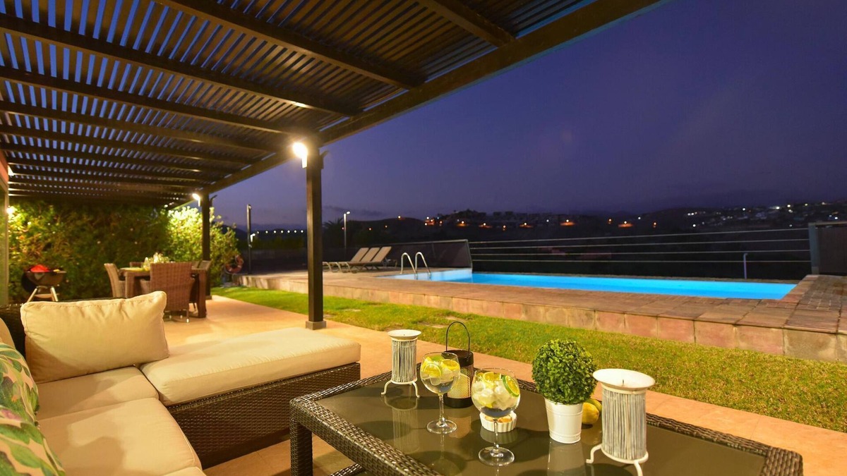 Salobre House | Villa with private pool in the golf resort